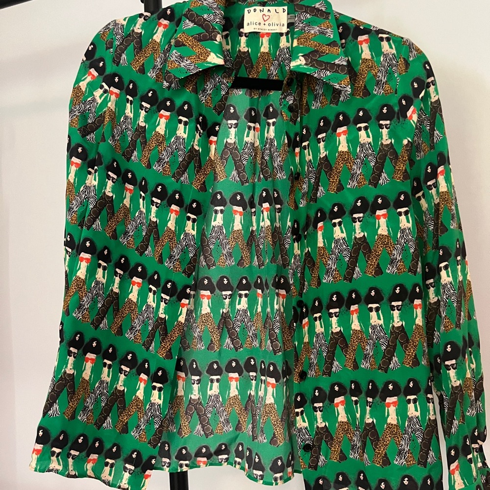 Alice and Olivia green silk small blouse with girl theme